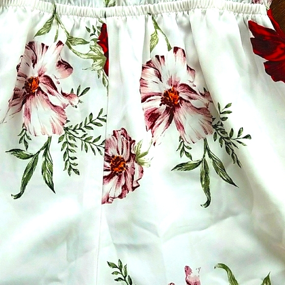 Cold Shoulder Floral Print Romper With Tie Sleeves - Picture 4 of 11